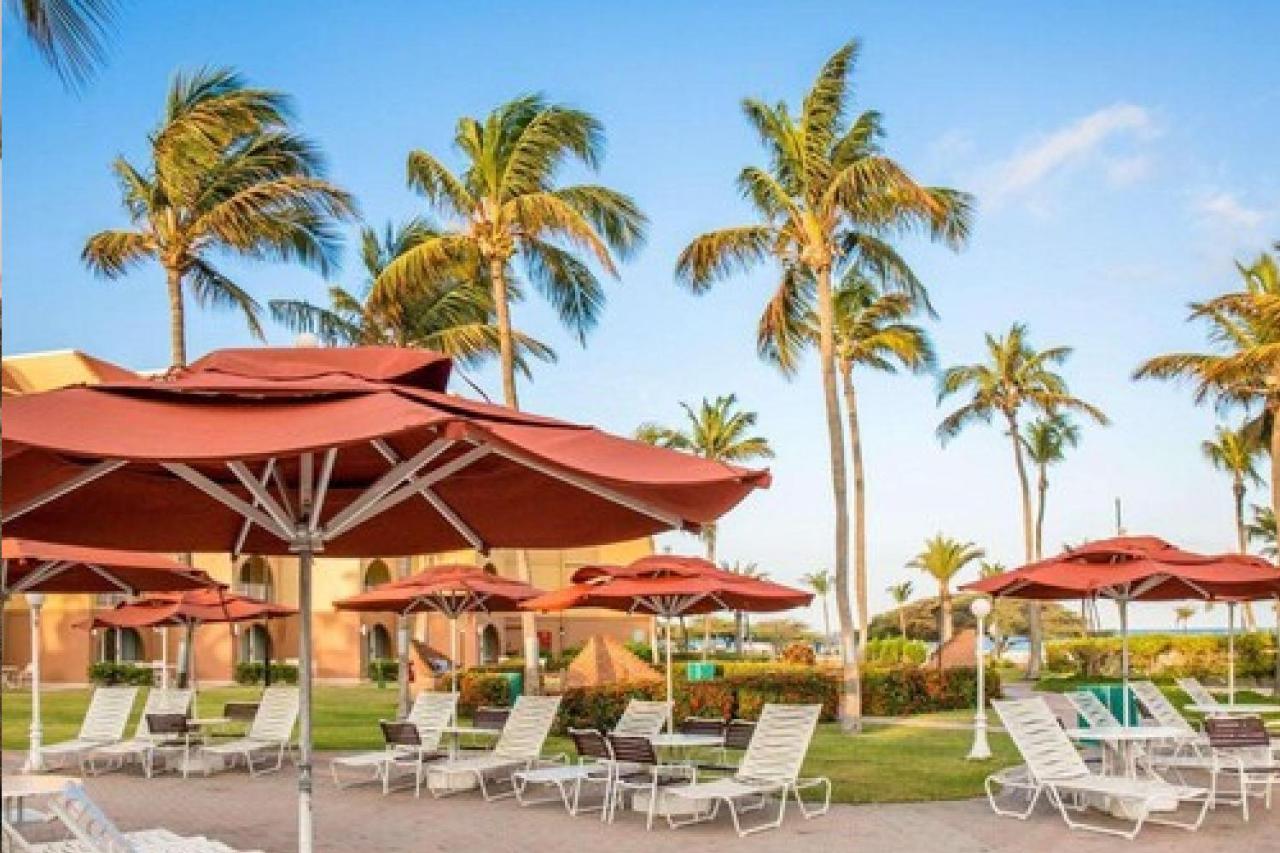 Bluegreen At La Cabana Beach Resort & Casino Palm Beach Bagian luar foto